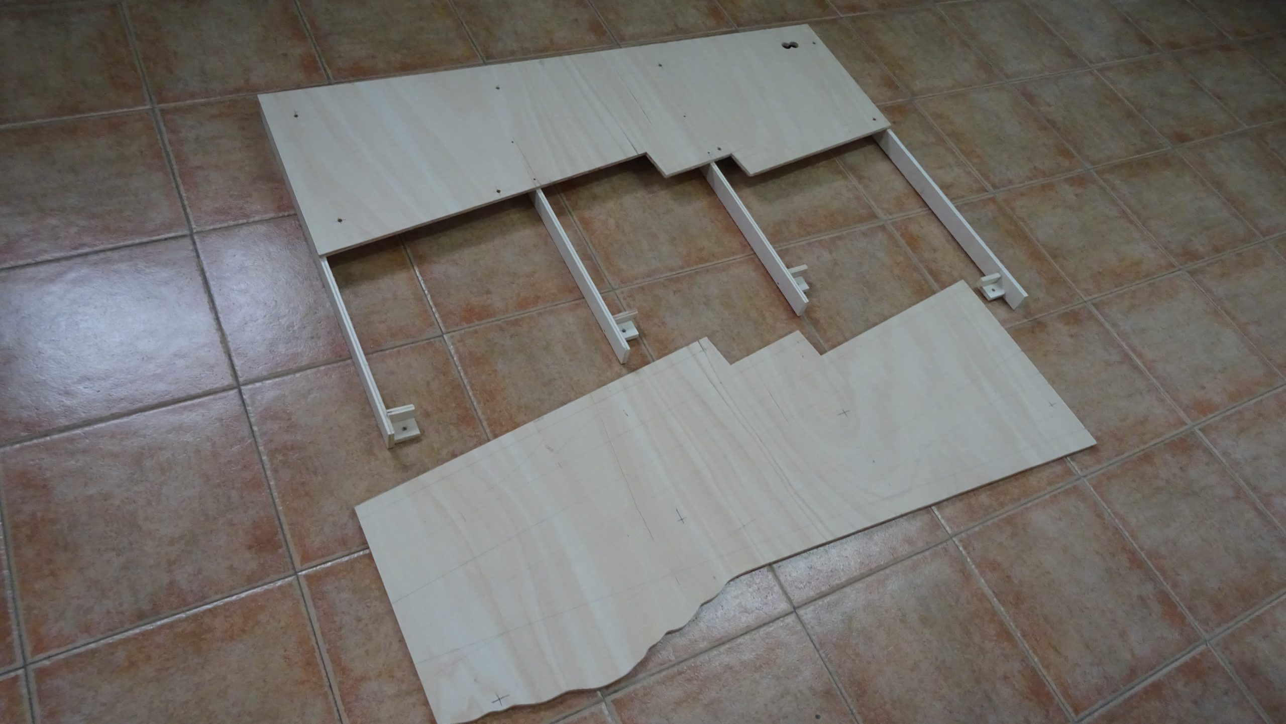 Estructura de la parte superior del modulo 1 de la maqueta de trenes