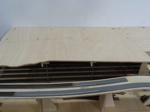 Estructura de la parte superior del modulo 1 de la maqueta de trenes