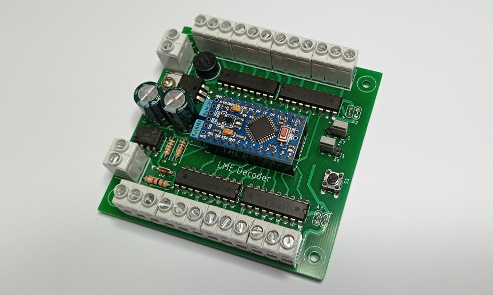 Decoder DCC para desvíos y semáforos
